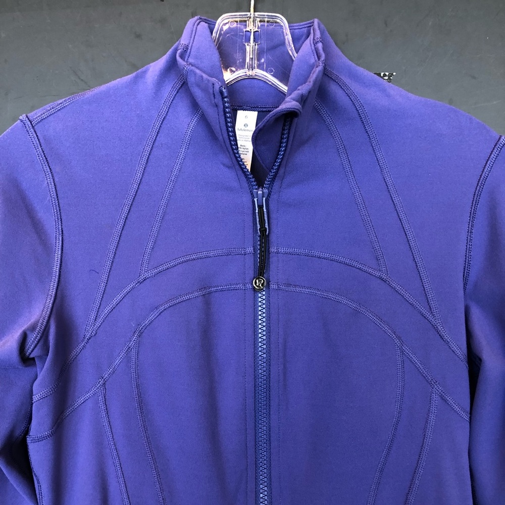 Lululemon jacket Sz 6 - Picture 4 of 15